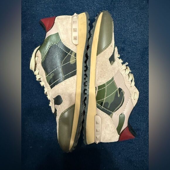 VALENTINO GARAVANI 
Fabric Suede Camouflage Womens Rockrunner Sneakers - Picture 7 of 9